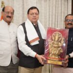 मुख्यमंत्री धामी से मध्य प्रदेश के कैबिनेट मंत्री राकेश शुक्ला ने की शिष्टाचार भेंट।