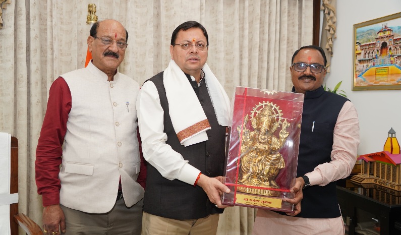 मुख्यमंत्री धामी से मध्य प्रदेश के कैबिनेट मंत्री राकेश शुक्ला ने की शिष्टाचार भेंट।