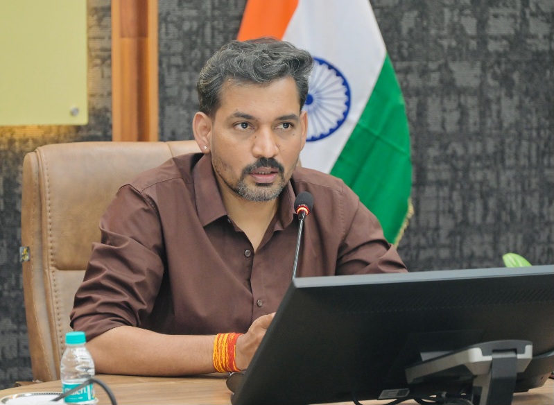 राजस्व न्यायालयों के लंबित वादों पर, डीएम डॉ0 आशीष चौहान सख्त, स्मार्ट मॉनिटरिंग से तय होगी जवाबदेही।