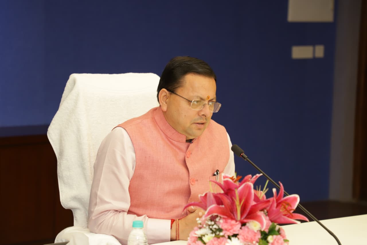 बुद्धिजीवियों से संवाद में मुख्यमंत्री ने साझा की, उत्तराखण्ड के विकास की प्राथमिकताएं।