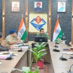 सीएम हेल्पलाइन की 36 से 180 दिन तक लंबित शिकायतों पर, डीएम डॉ0 आशीष चौहान हुए सख्त।