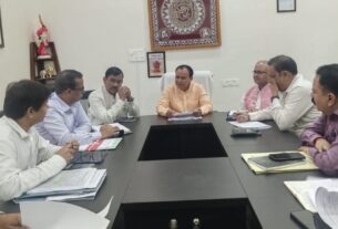 आपदा प्रभावित परिवारों के क्षति का आंकलन करेगी उच्च स्तरीय टीम, डॉ धन सिंह रावत।