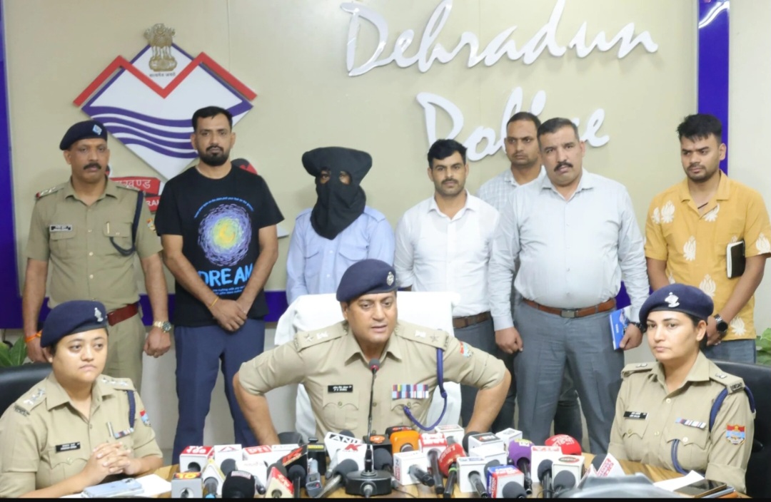 रायपुर में बुजुर्ग महिला की हत्या का, 12 घंटे में खुलासा, नौकर ही निकला हत्यारा। 