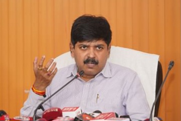 यूआईआईडीबी को 7,000 बीघा भूमि आवंटित किए जाने की बात तथ्यात्मक रूप से गलत, अब तक मात्र 45 एकड़ भूमि ही बोर्ड को उपलब्ध, आर. मीनाक्षी सुंदरम।