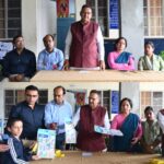 सेवा संकल्प अभियान के तहत सुभाष चंद्र बोस छात्रावास में, छात्रों को शैक्षणिक सामग्री की वितरित, मंत्री गणेश जोशी।