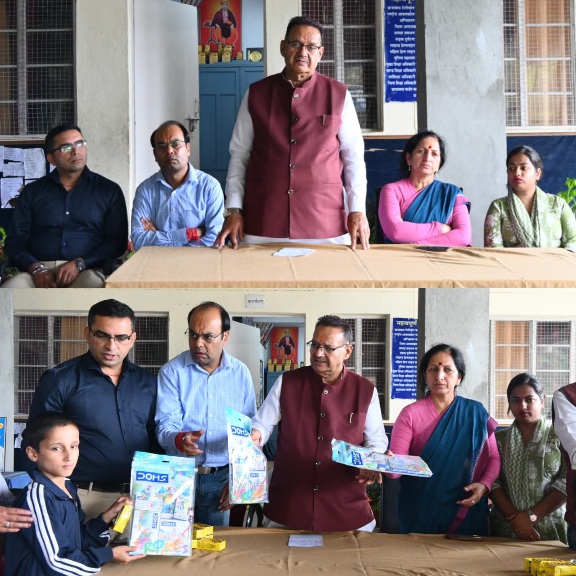 सेवा संकल्प अभियान के तहत सुभाष चंद्र बोस छात्रावास में, छात्रों को शैक्षणिक सामग्री की वितरित, मंत्री गणेश जोशी।