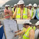 महाराज ने किया निर्माणाधीन जमरानी बांध का निरीक्षण, तय समय-सीमा के अनुसार काम पूरा करने के दिए निर्देश।
