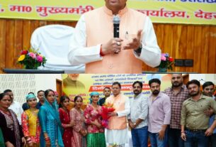 सीएम धामी ने मुख्य सेवक सदन में, अनुसूचित जाति एवं अनुसूचित जनजाति समुदाय के लोगों से किया संवाद।