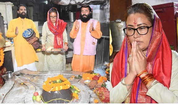 कैबिनेट मंत्री रेखा आर्या ने दुर्गाष्टमी पर, मां भगवती और महादेव की पूजा-अर्चना कर, प्रदेश एवं देश की सुख-समृद्धि की कामना की।