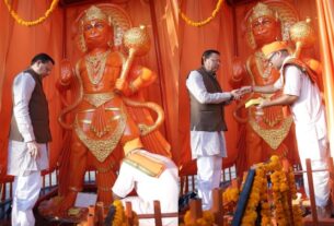 सीएम धामी ने बनबसा में 11 फीट ऊंची श्री हनुमान प्रतिमा का किया अनावरण, नशामुक्ति सद्भावना दौड़’ को दिखाई हरी झंडी।