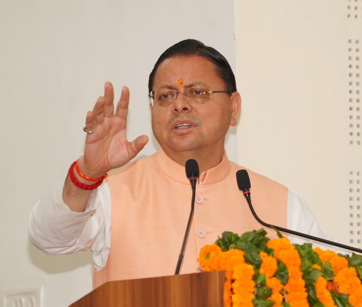 सीएम धामी ने प्रदान की विभिन्न विकास योजनाओं के साथ कुम्भ मेला तथा अतिवृष्टि से प्रभावित परिवारों के लिए ₹ 4 करोड़ की वित्तीय स्वीकृति।