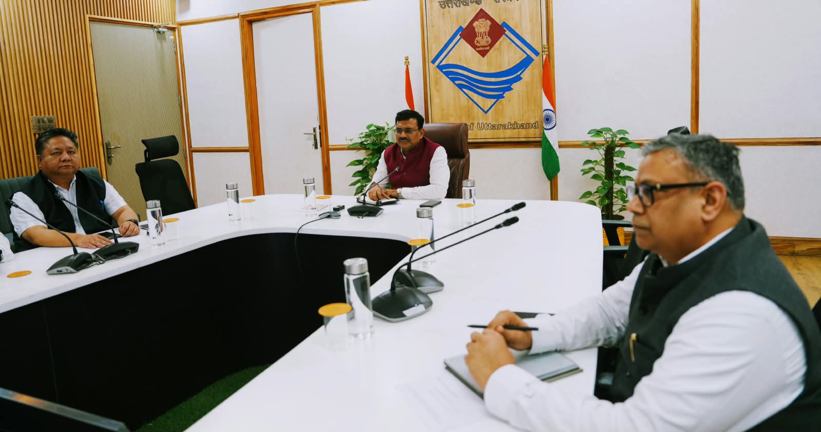 मुख्य सचिव ने दिए निर्देश, जनपदों के लंबित प्रकरणों के निस्तारण में तेजी लाएं विभाग। 