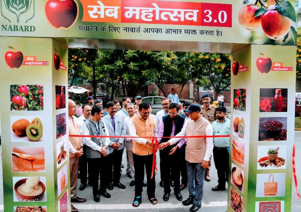 मुख्य सचिव ने किया नाबार्ड द्वारा आयोजित सेब महोत्सव 3.0 का शुभारम्भ।