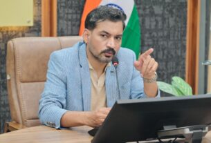 देहरादून में कम लिंगानुपात वाले क्षेत्रों पर रहेगी विशेष नजर, अल्ट्रासाउंड केंद्रों की होगी सघन निगरानी, डीएम डॉ. आशीष चौहान।