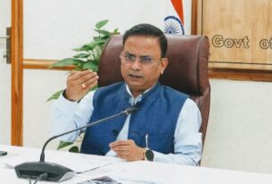 प्रमुख सचिव ने तृतीय प्रवासी उत्तराखण्डी दिवस सम्मेलन के आयोजन के सम्बन्ध में ली बैठक।