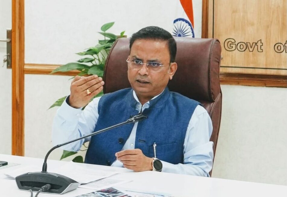 प्रमुख सचिव ने तृतीय प्रवासी उत्तराखण्डी दिवस सम्मेलन के आयोजन के सम्बन्ध में ली बैठक।