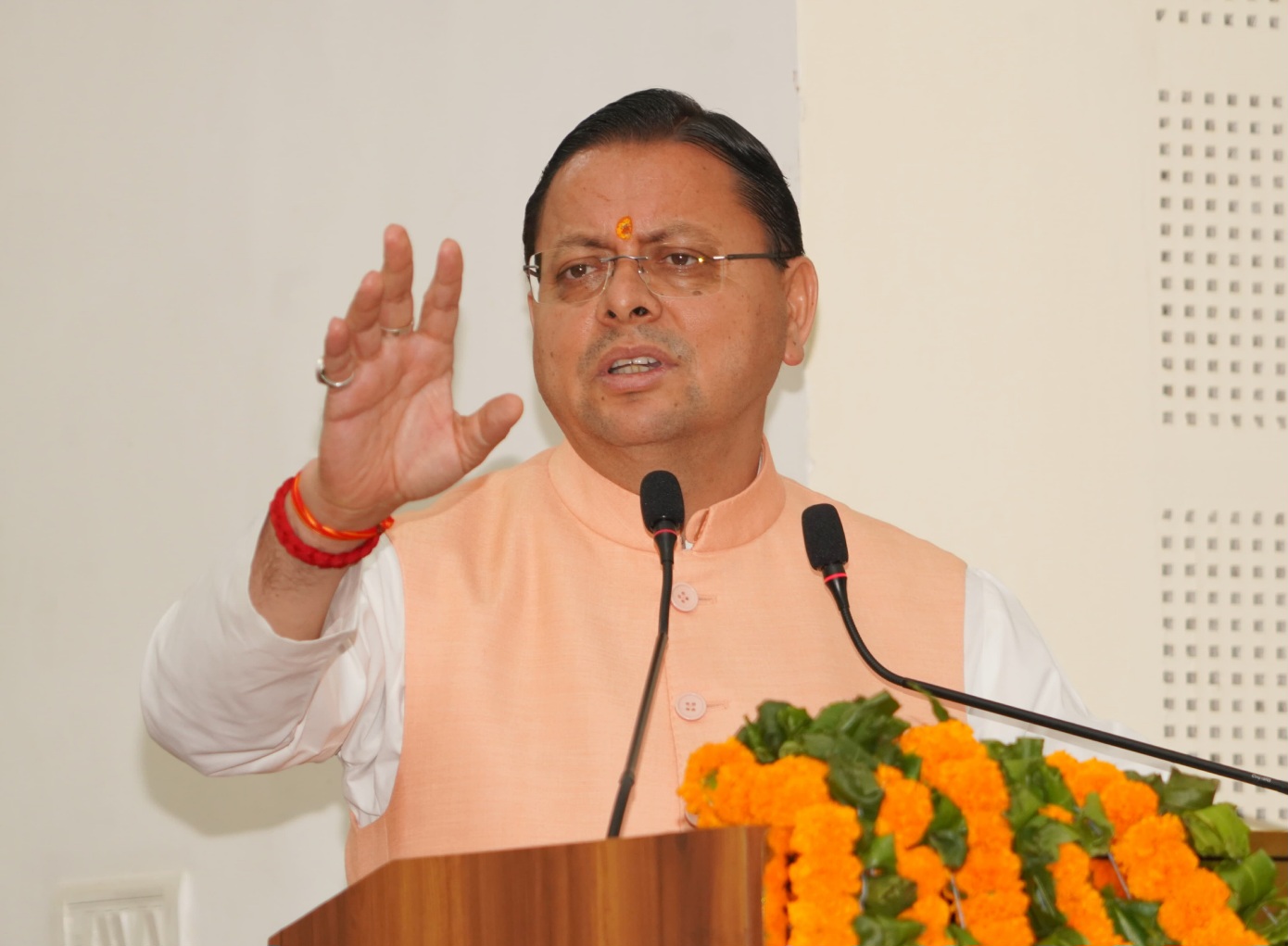 सीएम धामी ने प्रदान की विभिन्न विकास योजनाओं एवं, निर्माण कार्यों के लिए ₹ 70 करोड़ की वित्तीय स्वीकृति।