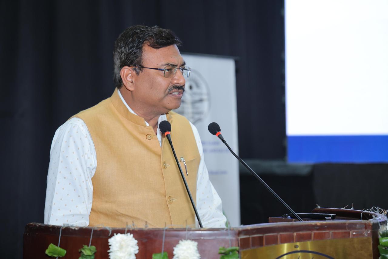हिमालयी क्षेत्रों की चुनौतियों के समाधान में एआई की महत्वपूर्ण भूमिका, मुख्य सचिव।