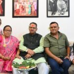 कैबिनेट मंत्री गणेश जोशी ने गोर्खाली समाज के वरिष्ठजनों से लिया आशीर्वाद, दशैं एवं विजयादशमी की दी शुभकामनाएं।