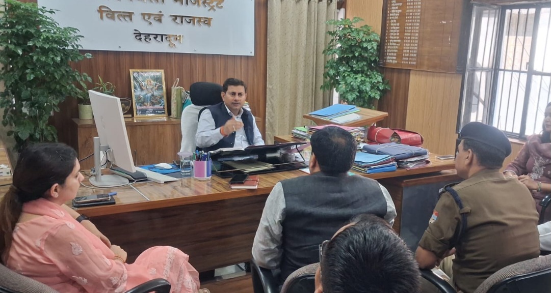 जनसुरक्षा को लेकर जिला प्रशासन सख्त, पल्टन बाजार में सुबह 11 बजे से शाम 7 बजे तक वाहनों का प्रवेश प्रतिबंधित, अतिक्रमण पर एक्शन। 