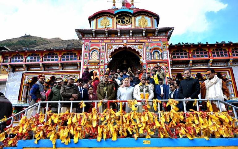 राज्यपाल ने बाबा केदारनाथ के दर्शन कर प्रदेश एवं देश की सुख-समृद्धि के लिए कामना की। 