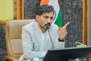 देहरादून की यातायात व्यवस्था में स्थायी सुधार के लिए बनेगी व्यापक कार्ययोजना, जाम से निजात दिलाने पर डीएम का फोकस।
