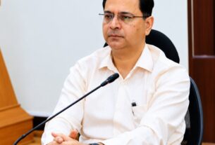 विकास परियोजनाओं की बाधाओं को दूर करने के लिए, विभागीय समन्वय एवं समयबद्ध कार्यवाही पर जोर, सचिव लोनिवि।